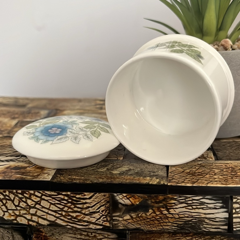 WEDGWOOD Bone China Clementine Pill Box - Picture 6 of 9